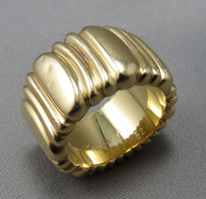 Cartier 
 Fluted Necklace Ring 
 in 750°/00...