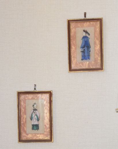  Ecole CHINOISE vers 1900. Couple, paire de gouaches sur papier. 13 x 7 cm. Cadre:...