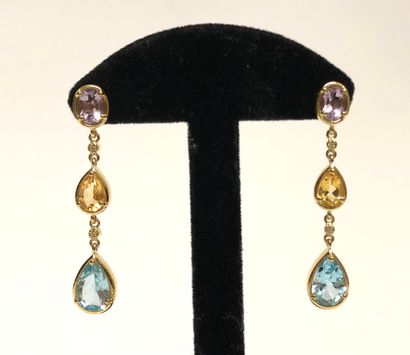 Pair of vermeil earrings (925 thousandths)...