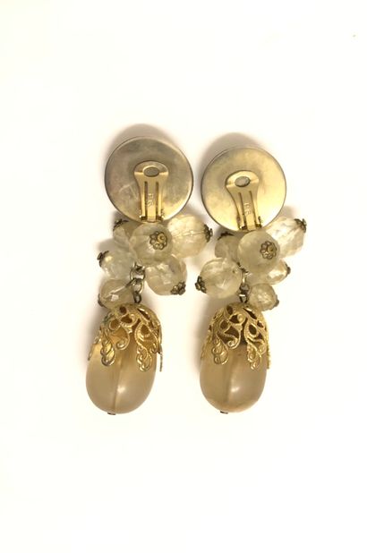 null PAIR OF EARRINGS fancy charms finished by a large pearl drop. Length: 9 cm.