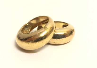  Two rings in gilded metal. TDD: 57 and 59....