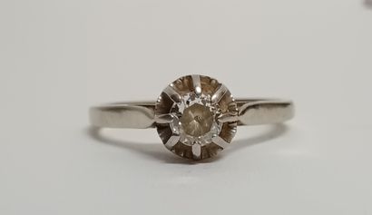 18K (750 thousandths) white gold solitaire...