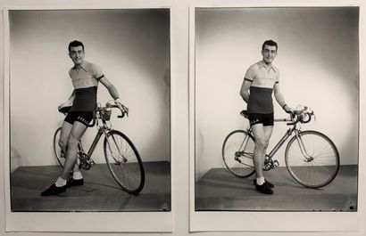 LOUISON BOBET Le cycliste, ca. 1950. Photographies attribuées à Roger Schall. 2 tirages...