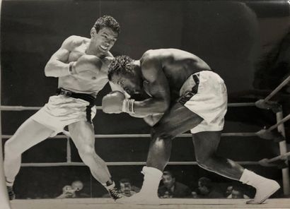 BOXE Combats de boxe : Belhadri Belkheir en 1961, Hippolyte Annex contre Isaac Logart...
