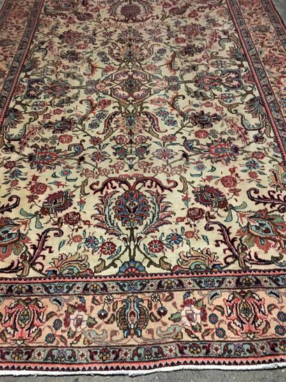 null CARPET Tabriz (Persia) north-west of Iran, weft and chain in cotton, wool velvet,...