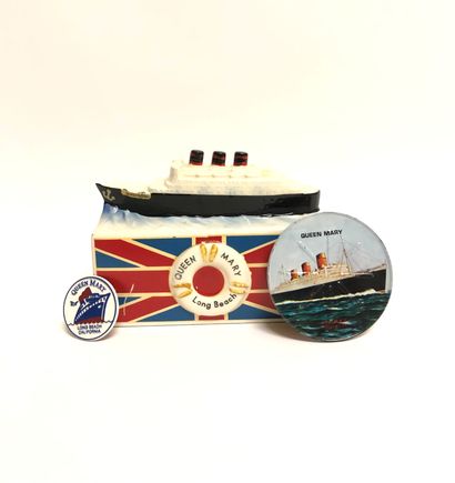 null LOT of souvenirs of the liner "Queen Mary" including a piggy bank, a coaster...