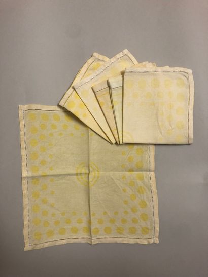 null Set of 6 tea towels decorated with yellow straw pastilles, for the 1st class...