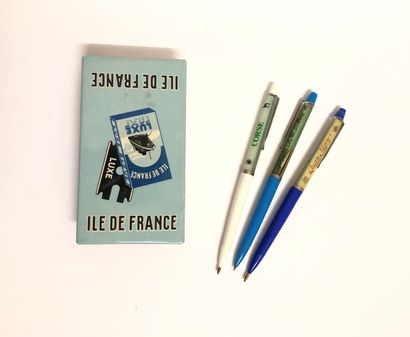 null LOT including 1 blotter Paquebot "Ile de France" and 3 pens including 2 Paquebot...