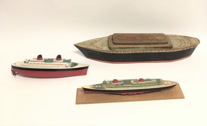 null LOT of 3 MAQUETTES in metal of the liners "France" and "Normandie", JEP. Length...