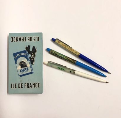 null LOT including 1 blotter Paquebot "Ile de France" and 3 pens including 2 Paquebot...