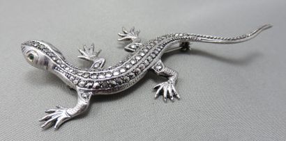 null Silver "Lizard" brooch

 decorated with marcasites and green stones for the...