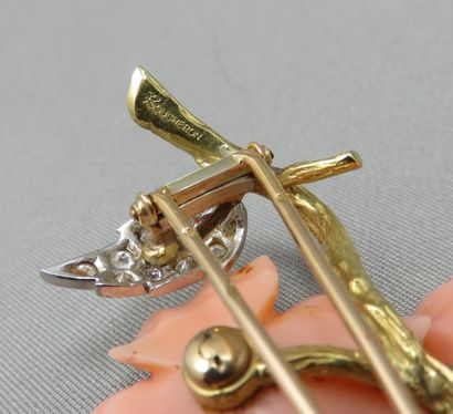  Boucheron 
 Anemones" brooch 
 in 750°/00 gold and platinum, stylizing three anemone...