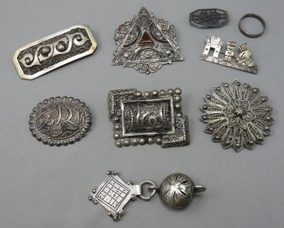 Lot of silver jewelry composed of 
 of 6...