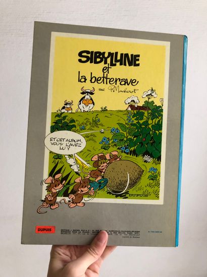 null LOT D'ALBUMS DE BANDE DESSINEE. 

Ensemble d'une trentaine d'albums de bande...