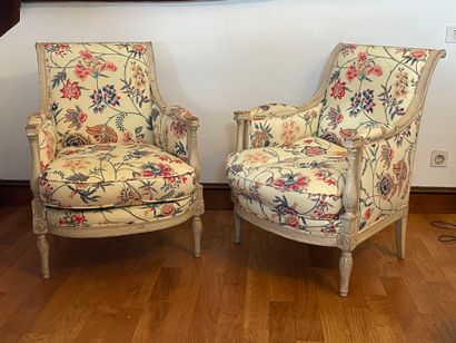 null 
Pair of cream painted wood bergères, overturned back, detached baluster armrests,...