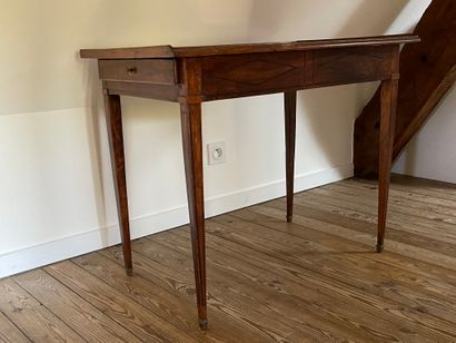 null Table in cherry wood decorated with rhombuses opening by two lateral drawers,...