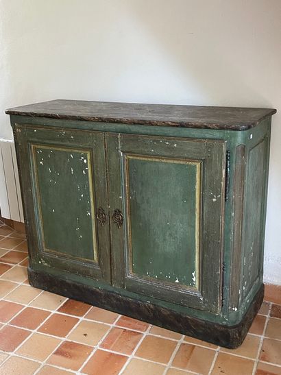 null Green painted wood sideboard (accidents) molded opening by two doors. Wooden...