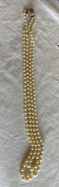 null Collier de perles de culture de deux rangs en chute, fermoir en or blanc 18k(750)...
