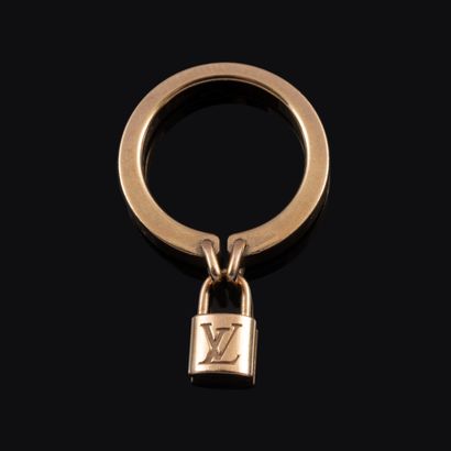 null Louis VUITTON. Around 2010. Lockit model.

Open ring in 750 mm rose gold, the...