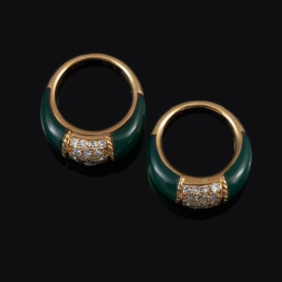 null VAN CLEEF ARPELS. Philippine model. About 1980. Two 750 mm yellow gold RINGS,...