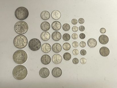 null Lot of French silver coins of the XX th century: 50 francs Hercules: 5 specimens....