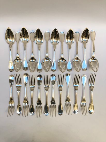 null Twelve large silver cutlery with filets model. Minerve hallmark. Weight: 1995...