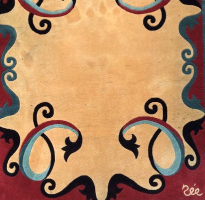 null Paulette ZEE, XXth century. Wool carpet with stylized arabesque motifs in red,...