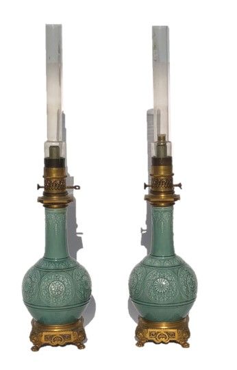 Théodore DECK (1823-1891). Paire de lampes...
