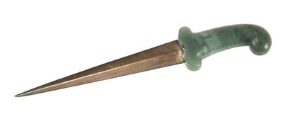 null Dagger, straight blade with central ridge, spinach green nephrite handle. Indian...
