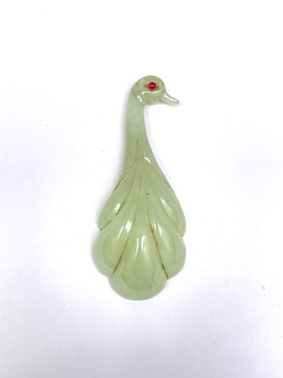 null Rare Mughal style spoon in celadon jade, grip in the shape of a swan's head,...