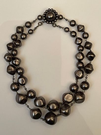 null Gerard DAREL. Necklace "Jackie" with two rows of gray pearly glass beads. Reproduction...