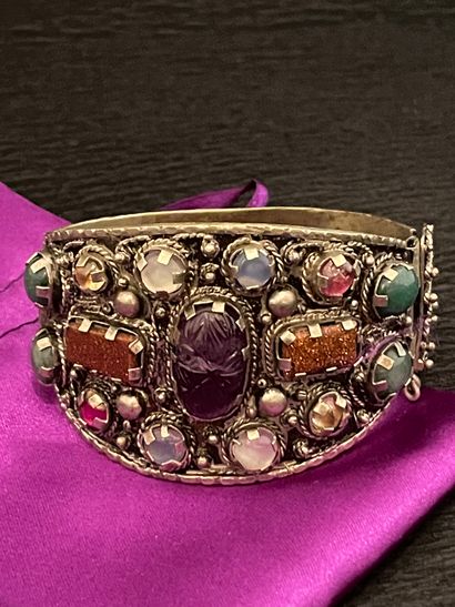 null Important cuff bracelet in silver plated metal, and stones: amethysts, agates,...