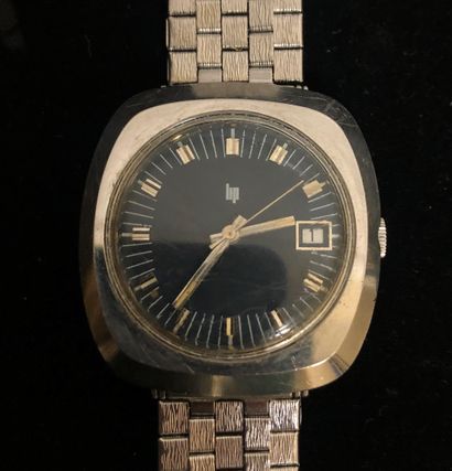 null LIP. wristwatch, stainless steel case and bracelet, center seconds, date. Lg....