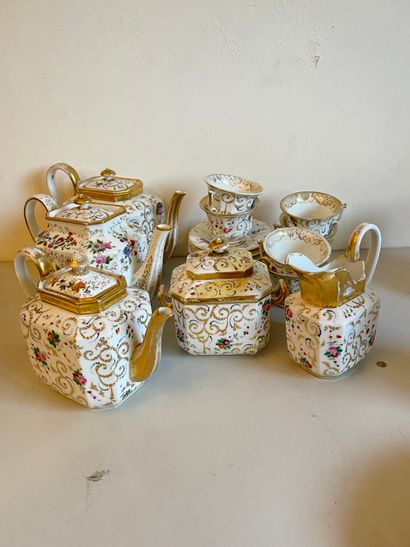 null Part of service to tea-coffee in polychrome porcelain and gold of Paris (accidents,...