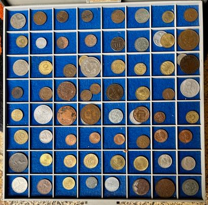 null Lot of various coins. Some volumes on numismatics are attached (3 boxes)