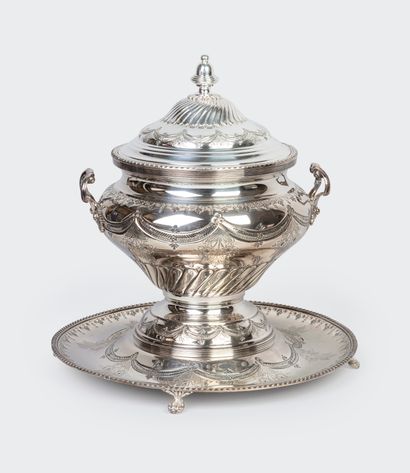 null Soup tureen covered in silver plated metal with chased decoration of garlands...