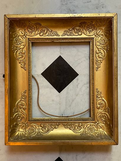 null Wood and gilded stucco frame decorated with rosettes and palmettes. 19th century....