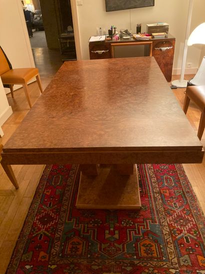 null Dining room table in burr wood veneer, system with two extensions. Art Deco...