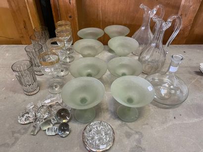 Lot of various glassware: 4 smoked crystal...