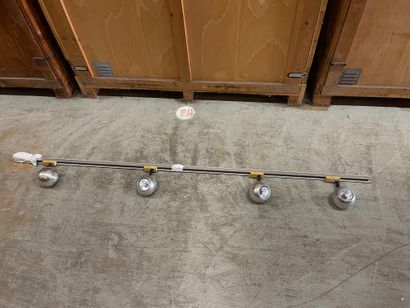 null Set of four metal ball spotlights, mounted on a rail (accidents, one detached)....