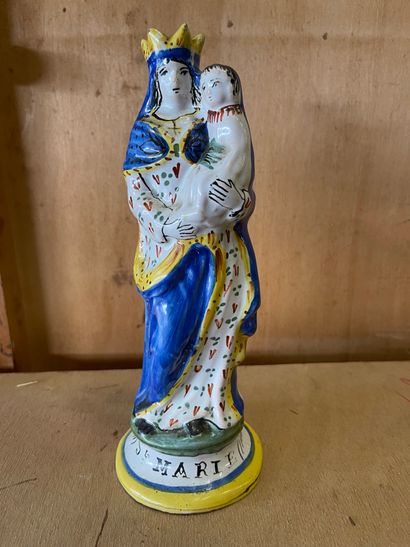 null Virgin of childbirth in polychrome earthenware. Height: 24 cm