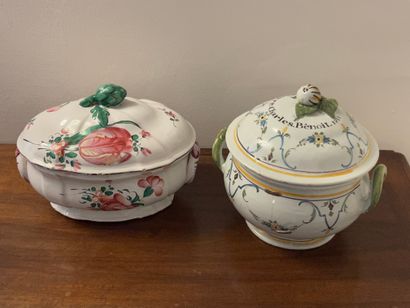 null Lot of mismatched ceramics including: cup on foot, dishes, plates (accidents)....