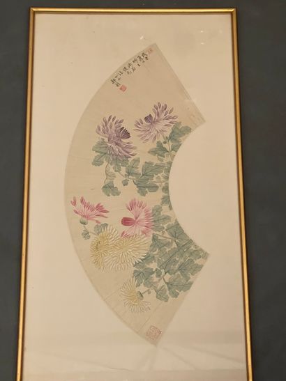 null Project of fan with flowers, signed. Far East. Framed under glass. 32 x 60 on...