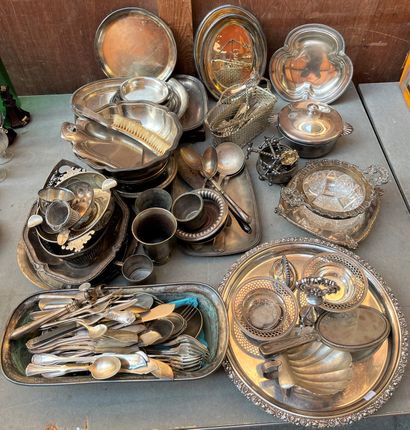 null Lot of silver plated metal: dishes, coasters, timbales, vegetable dishes, baskets,...