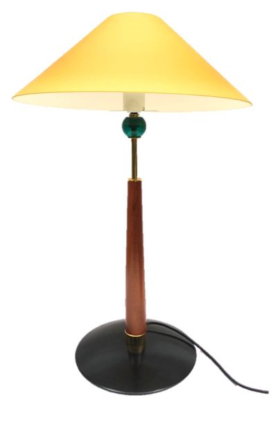 null LOT including:
- Lamp with circular base in hammered copper and chromed metal....