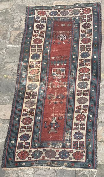 null Lot de 5 tapis d'Orient en laine polychrome, comprenant : 
- Un tapis à décor...