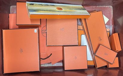 null Set of Hermes boxes of different sizes