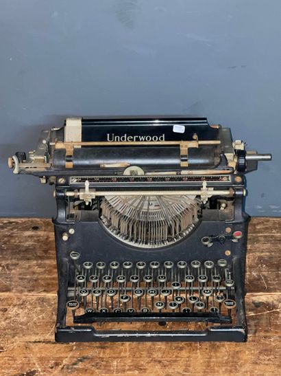 null Typewriter UNDERWOOD