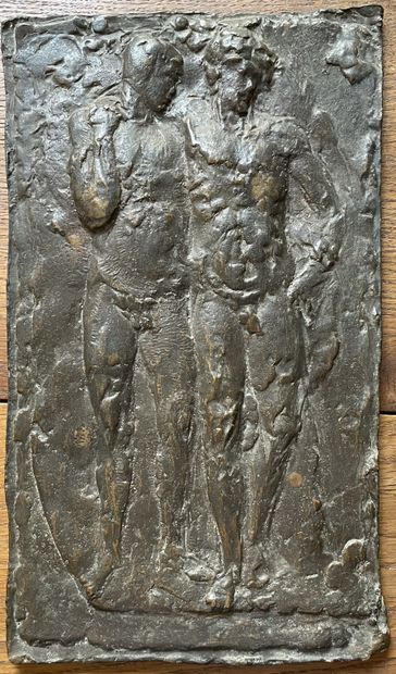 Ecole moderne. Couple. Bas-relief en bronze....