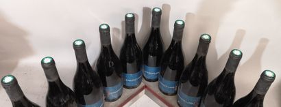 null 10 bouteilles BOURGOGNE Pinot noir- EVENING LAND 2010 Etiquettes légèrement...